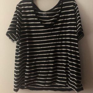 Old Navy relaxed short sleeve tee